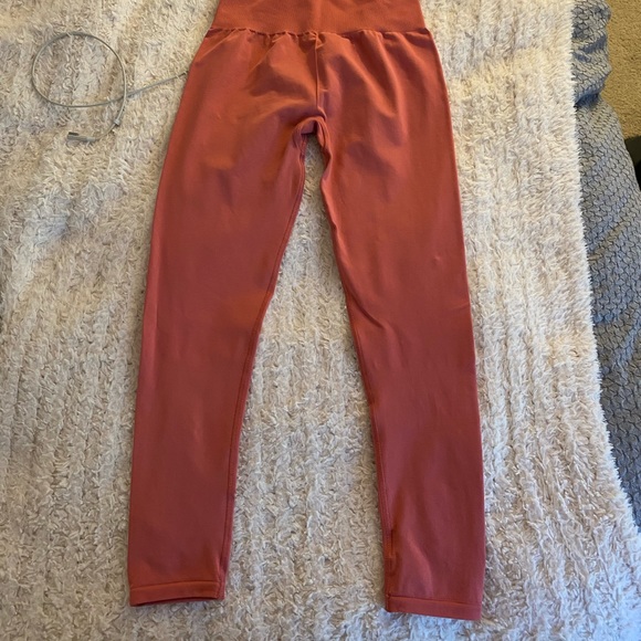 Gymshark Breeze Lightweight Seamless Tight in rose slate - size medium. - Picture 2 of 4